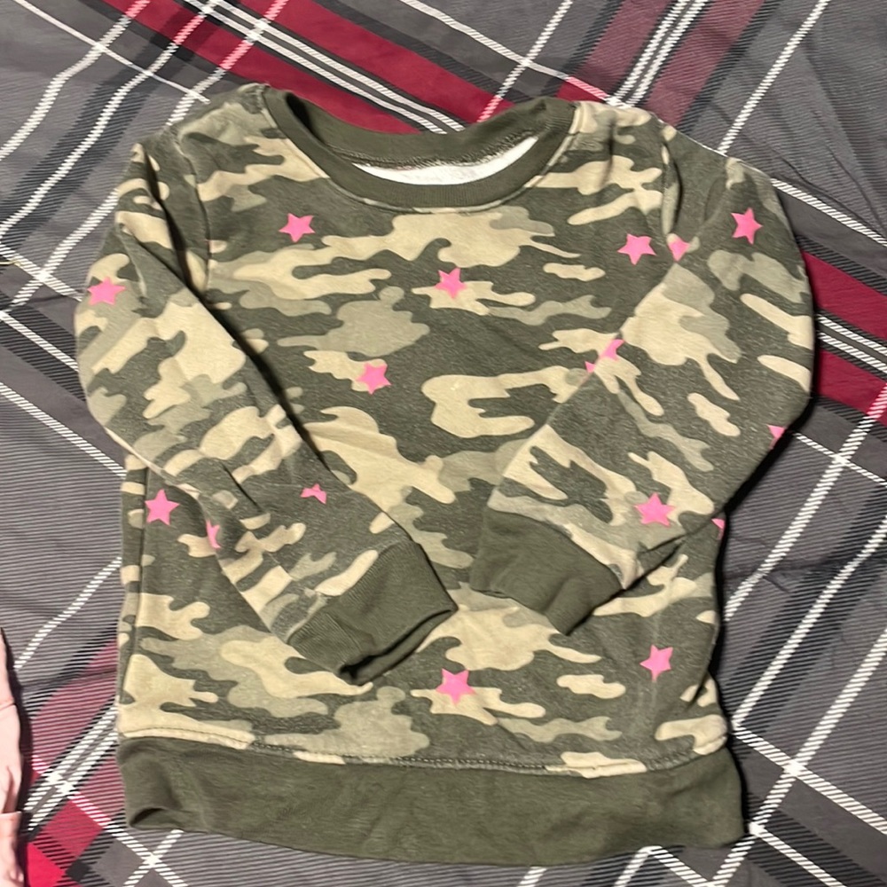 Baby girl wearer size 3t gently worn no stains no tears
